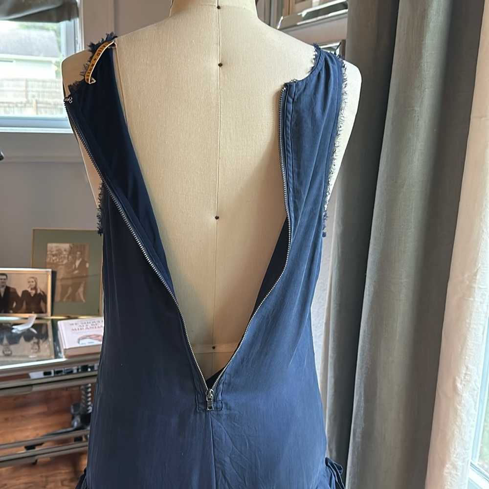Alice + Olivia 100% Silk dress navy size small. - Picture 5 of 12